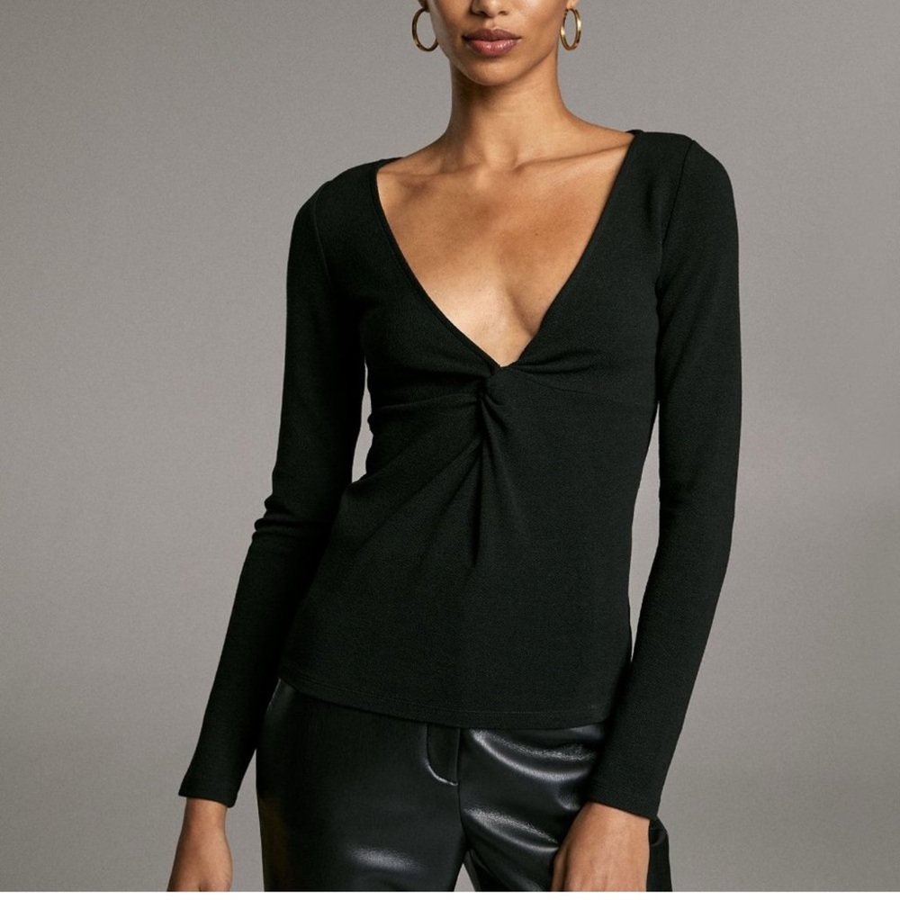 Aritzia Babaton Gaudi Twist Low Neckline Black Long Sleeve Top Size xxs